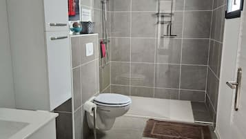 Dusche, Handtücher, Toilettenpapier