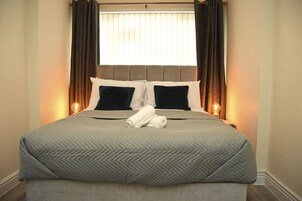 Luxury Double Room, Shared Bathroom | 1 bedroom, memory foam beds, individually decorated