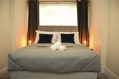 Warrington Suites by Relax Stays