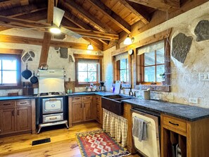 Cookware/dishes/utensils, spices - Happy Oaks Cabin Retreat on stunning acreage with trees, ponds, walking trails. (Fort Worth)