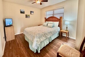 2 bedrooms, iron/ironing board, WiFi, bed sheets