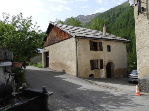 Duplex mountain apartment for 4 people at the start of hiking and skiing trails