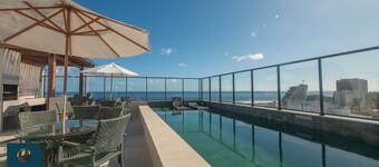 Modern apartment next to Ondina Beach