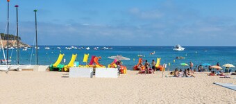 Just 2 steps from San Pol Beach! SeaBreezeHeaven: Terrace BBQ, Sea & Pool Views