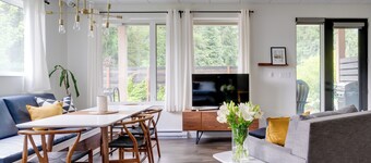 Perfect SLOCAN Getaway Suite - Beach - Hike - Bike