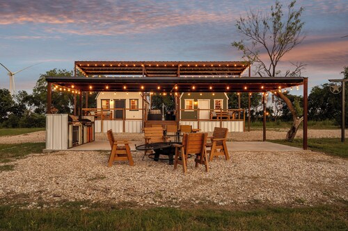 Cozy Cabin in the Country, 25 mins from Waco, Texas