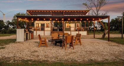 Cozy Cabin in the Country, 25 mins from Waco, Texas