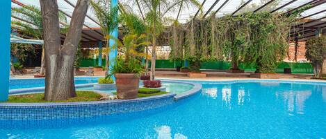 Piscine extérieure, piscine chauffée