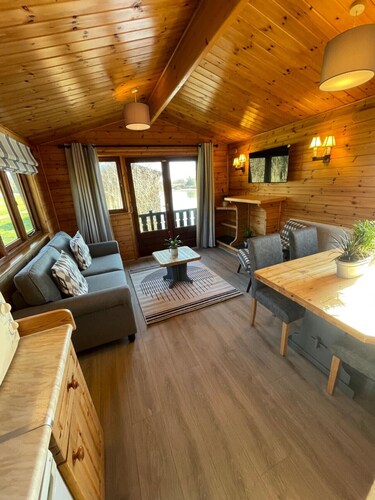 Ant River Lodge Houseboat