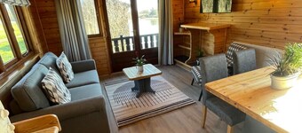 Ant River Lodge Houseboat