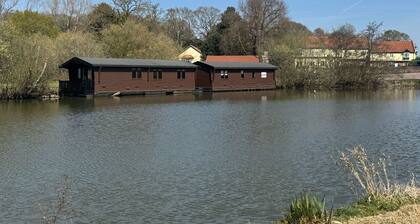 Filby Broads Lodge Houseboat