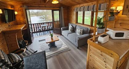 Filby Broads Lodge Houseboat