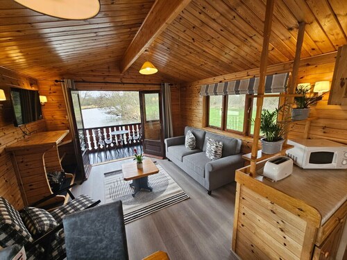 Hickling Broads Lodge Houseboat