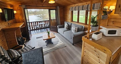 Hickling Broads Lodge Houseboat