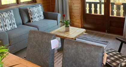 Thurne River Lodge Houseboat