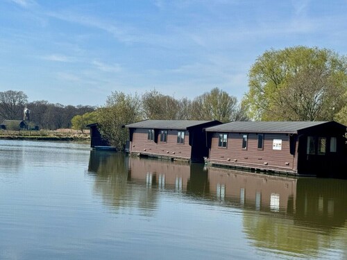 Thurne River Lodge Houseboat