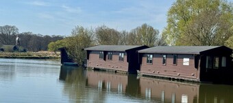 Thurne River Lodge Houseboat