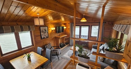 Salhouse Broads Lodge Houseboat
