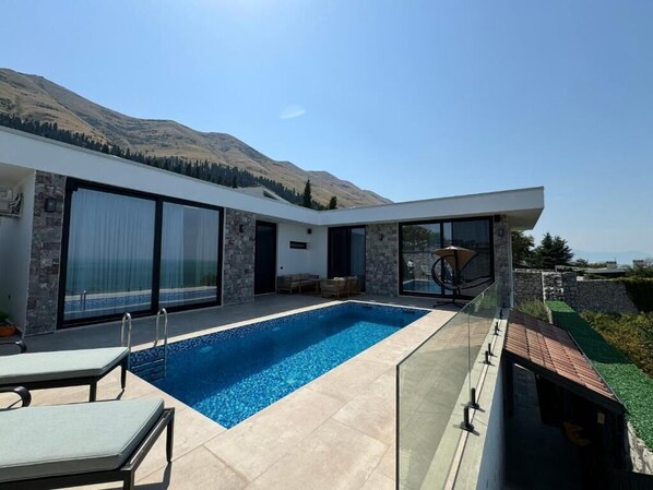 Exterior - Vatër by lake (Shkodër)