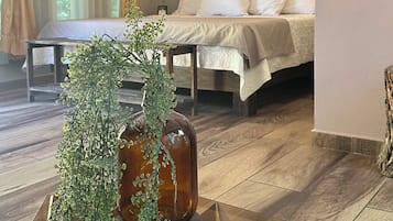 Camera doppia, bagno privato, al piano terra | Copriletto in piuma, ferro/asse da stiro, Wi-Fi gratuito, lenzuola