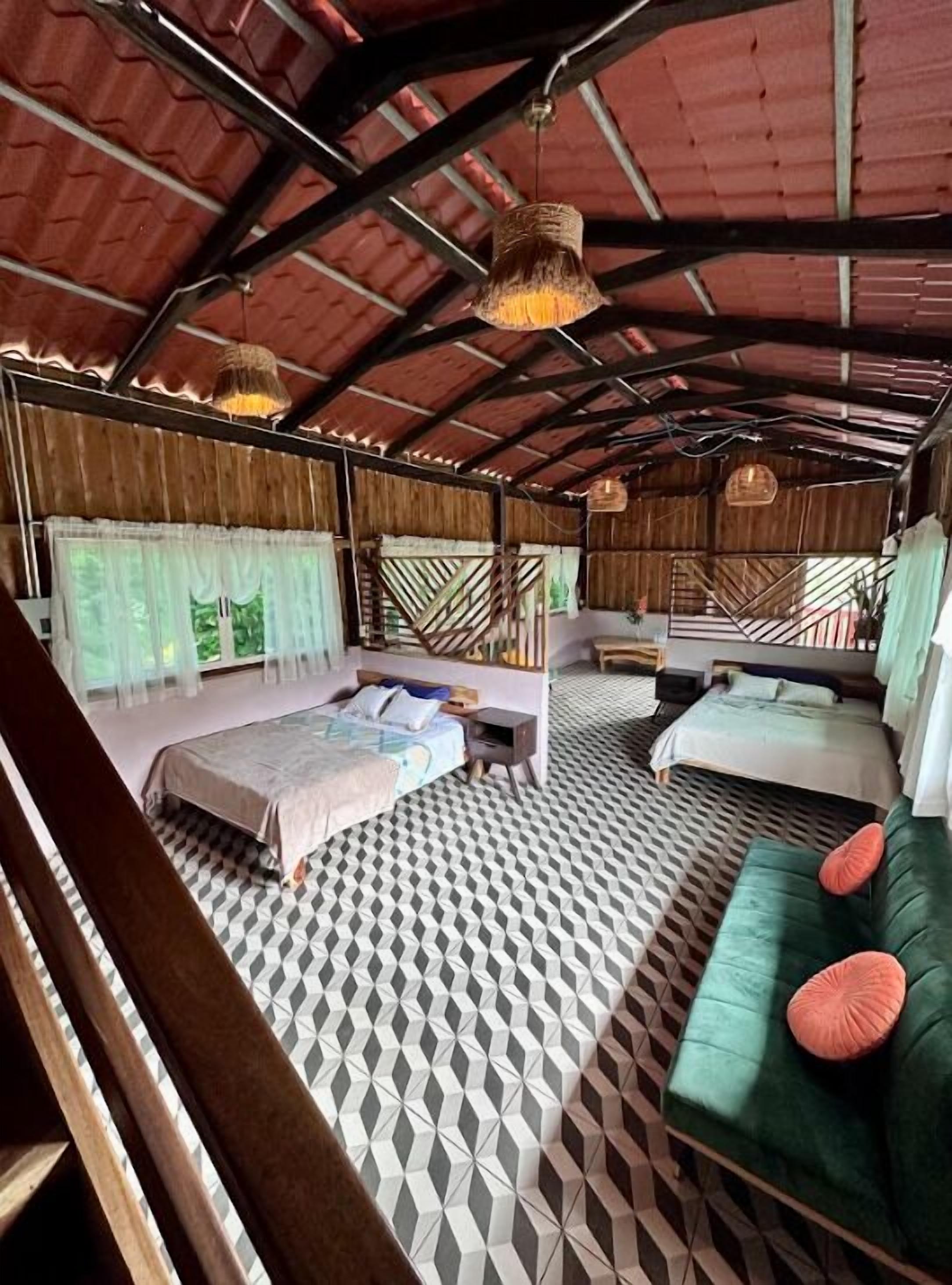 Familieværelse - privat badeværelse | Dundyner, strygejern/strygebræt, gratis Wi-Fi, sengetøj