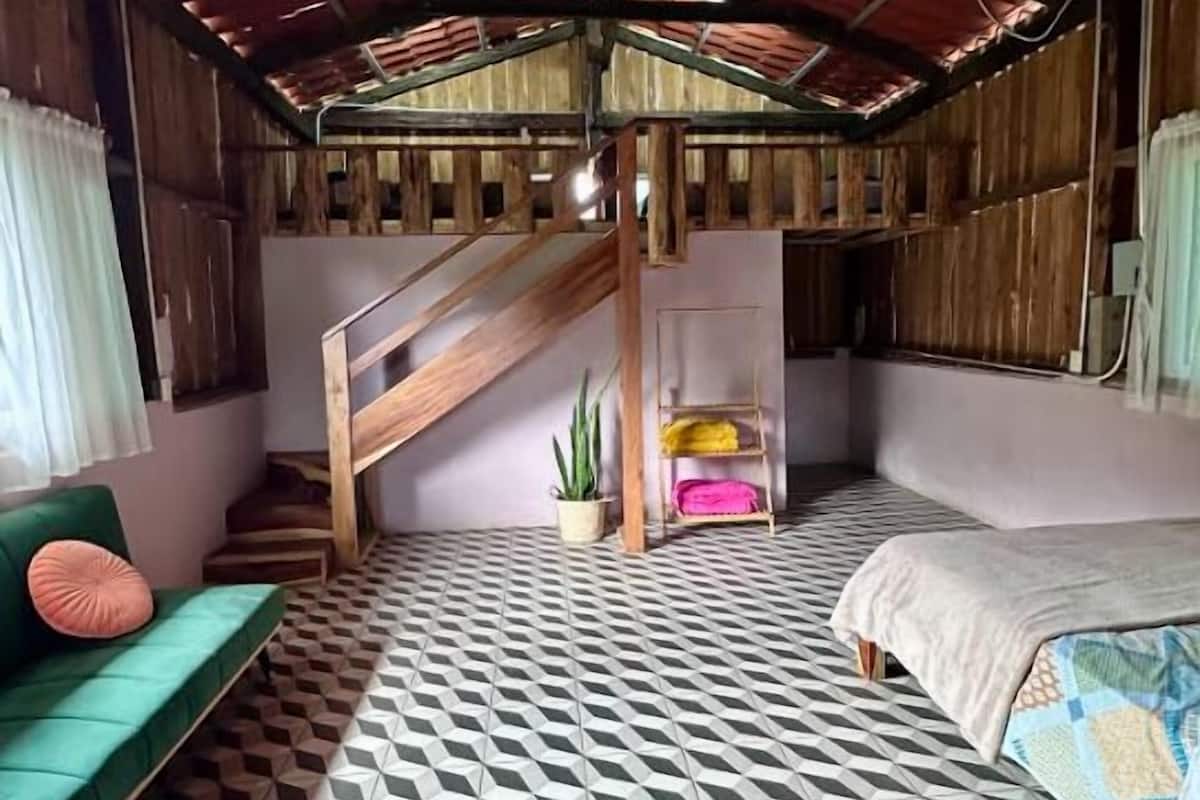 Familienzimmer, eigenes Bad | Daunenbettdecken, Bügeleisen/Bügelbrett, kostenloses WLAN, Bettwäsche