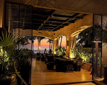 Restaurant. Casa Saint George