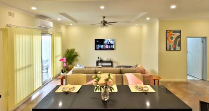 F2 - Pool, Inverter, Gym, Pavilion, Wifi, Perfect for Kids - Ibex Meanwood!