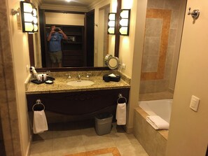 Hair dryer, towels, soap, shampoo - Oceanfront executive suite, 1bd 2ba. Pueblo Bonito Sunset Beach Resort Los Cabos (Cabo San Lucas)