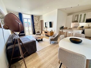 Living area - Superb 3 P with balcony view near beach (Antibes)