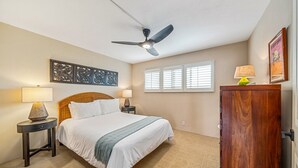 Room - 3 bedrooms 3 baths • Oceans views • Steps to beach (Kihei)