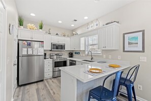 Fridge, microwave, oven, stovetop - Fairway Oaks 33B -3BR/2.5BA -Community Pool (North Myrtle Beach)