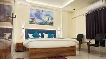 Deluxe Double Room, City View | Free WiFi, bed sheets