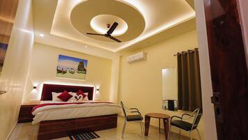Deluxe Double Room, City View | Free WiFi, bed sheets