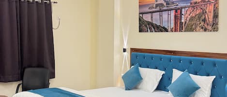 Chambre Double Deluxe, vue ville | Wi-Fi gratuit, draps fournis