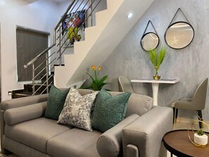 Deluxe Apartment, Balcony, City View | Living area