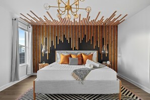 6 bedrooms, iron/ironing board, WiFi, bed sheets - Walk to Clubhouse, 6BR Pool, Theater,Themed Rooms (Kissimmee)