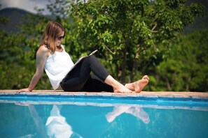 10 outdoor pools