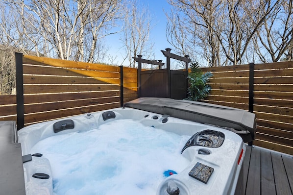 Outdoor spa tub