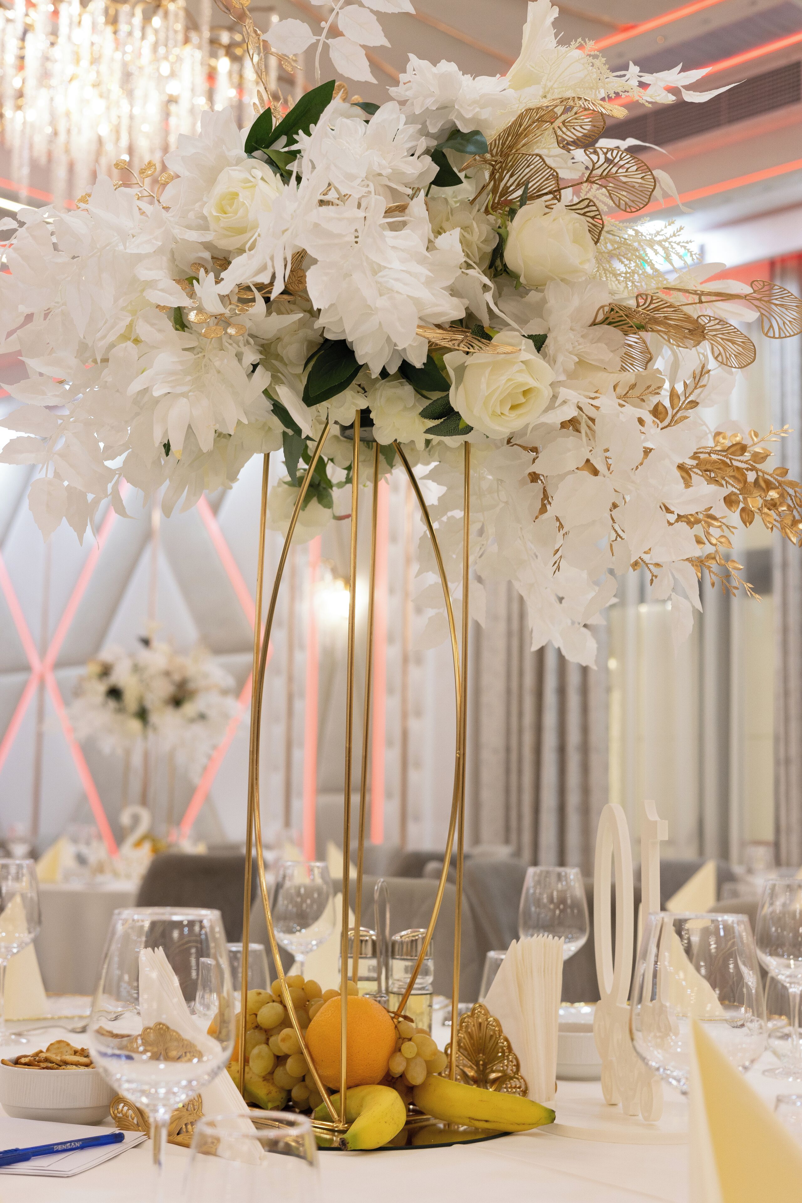 Daily continental breakfast (RON 30 per person)