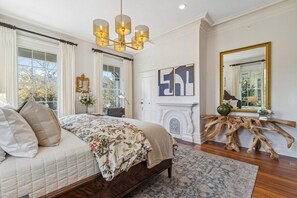 1 bedroom, iron/ironing board, internet, bed sheets