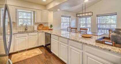 Whispering Pines Canyon Retreat - Pet friendly