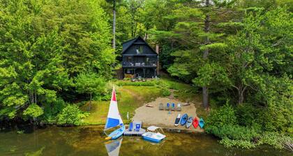 Dog Friendly Lakefront Lodge with Private Beach