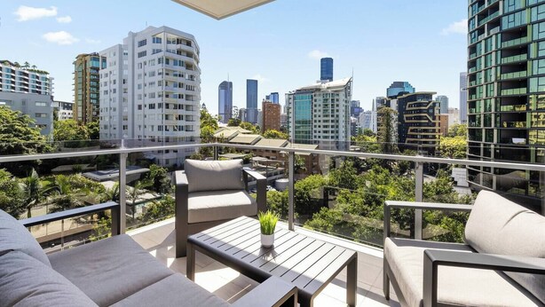 Unclassified image, 1 of 12, button - Lux Style Spacious 2 Bed Apt, Pool , Parking (Kangaroo Point)