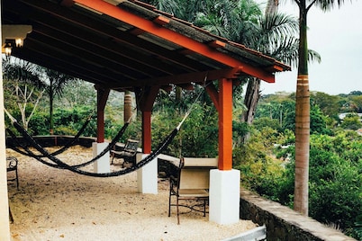 Panama View House – A Hilltop Retreat with Stunning Canal Views