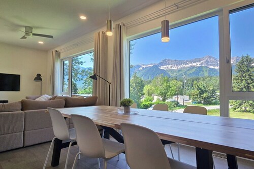 Stylish 2BR | River & Views | 5 Min Fernie and Resort