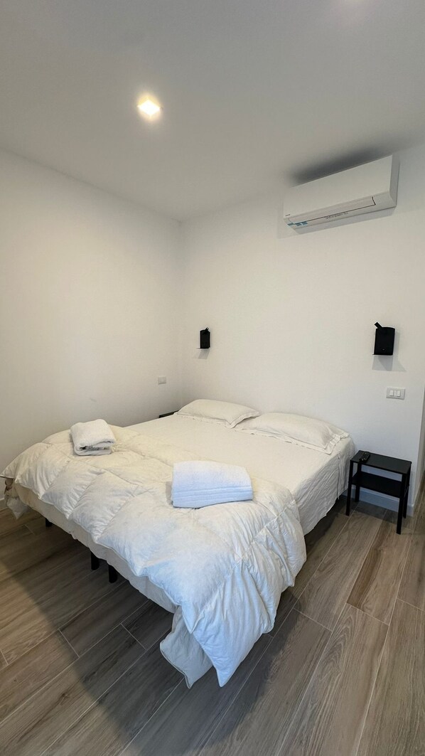 2 bedrooms, WiFi, bed sheets