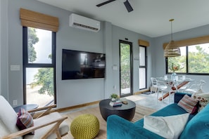 Smart TV - Take Two! Private Beach House! (Placencia Village)
