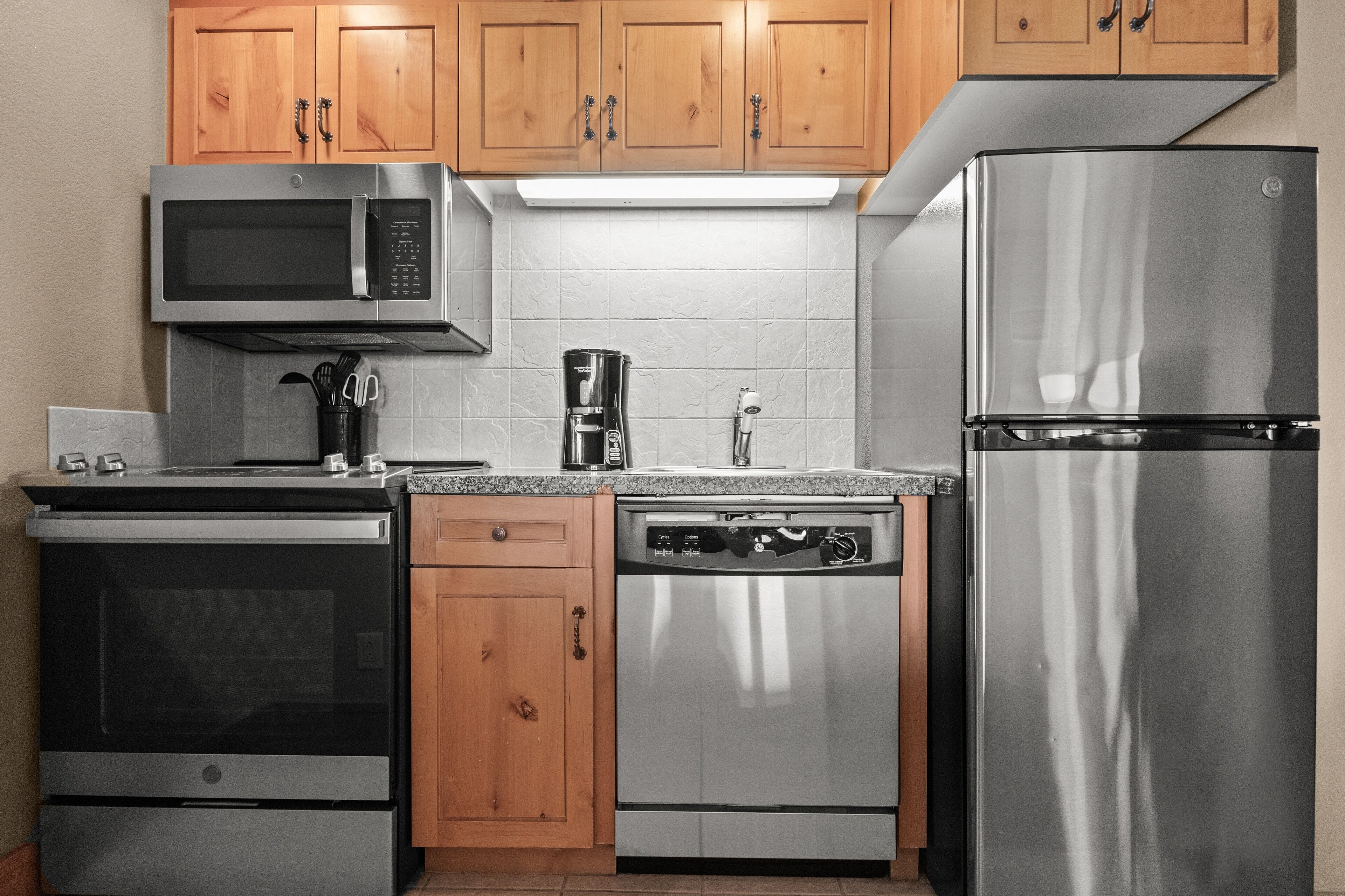 Fridge, microwave, oven, dishwasher