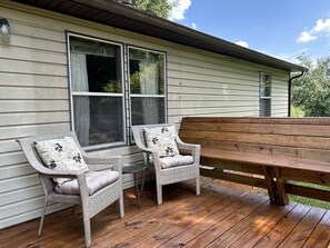Terrace/patio - Retro Cottage Farmstay
Mid-term Comfort for Family Relocations/Professionals (Newton)